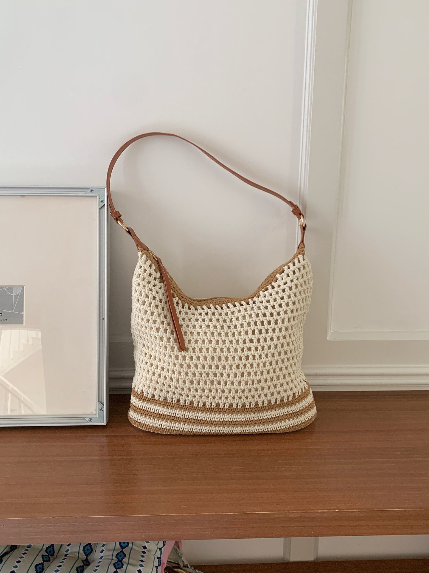 Bolso de hombro de paja trenzada