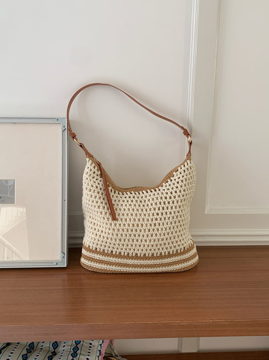 Bolso de hombro de paja trenzada
