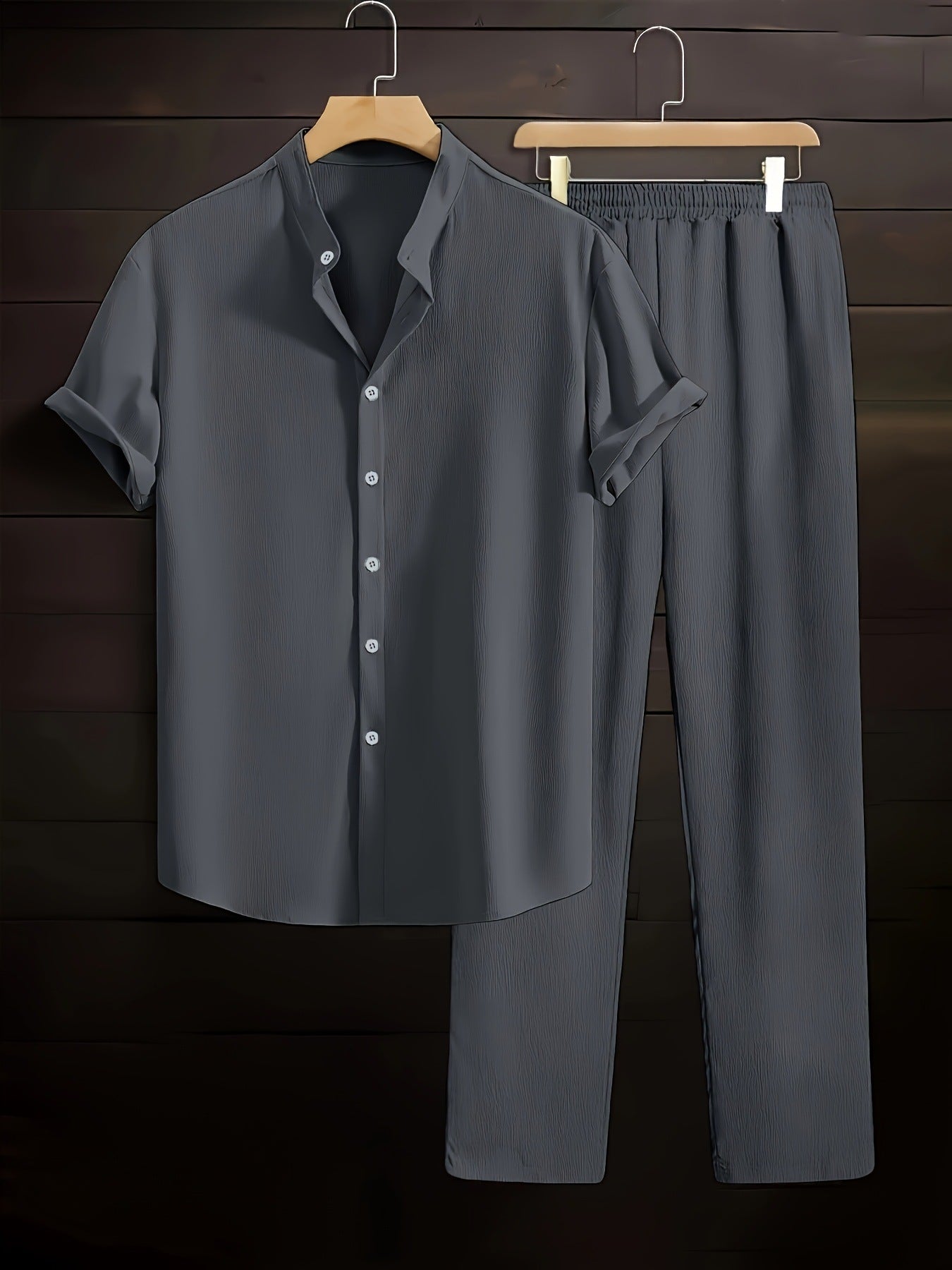 Conjunto de camisa y pantalón