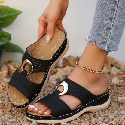 Chanclas de suela gruesa perforadas