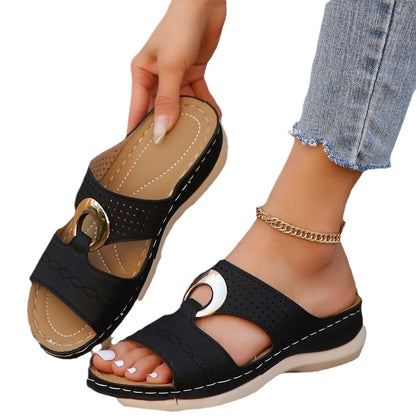 Chanclas de suela gruesa perforadas